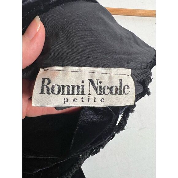 Vtg Y2K Ronni Nicole Black Velvet Maxi Dress Sz Small Fairy Gothic.        Q - Picture 6 of 7
